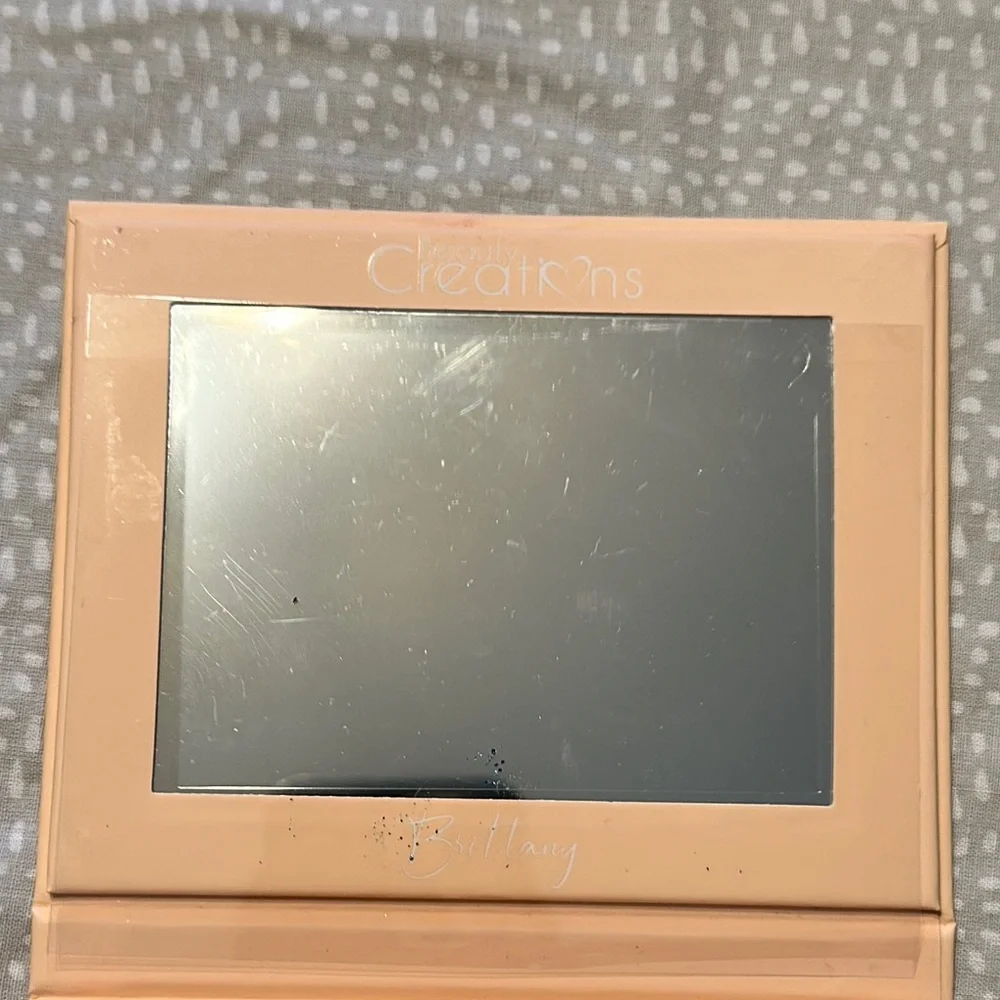 Beauty Creations Eyeshadow Palette - Vibrant Shades - Picture 8 of 10